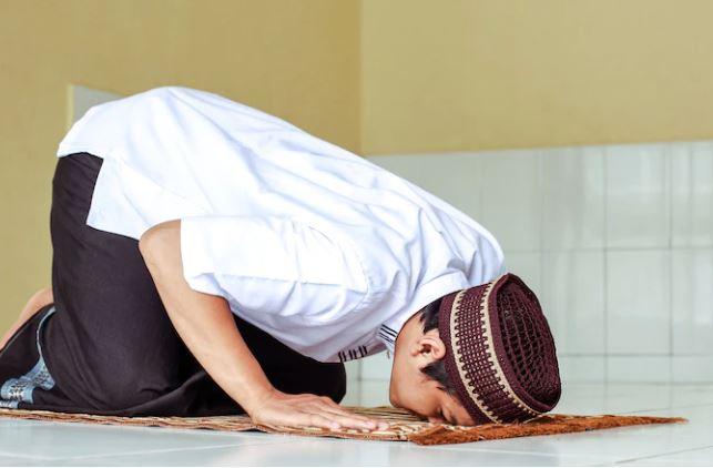 Sempatkan Mengerjakan Shalat Safar Sebelum Hendak Plesiran