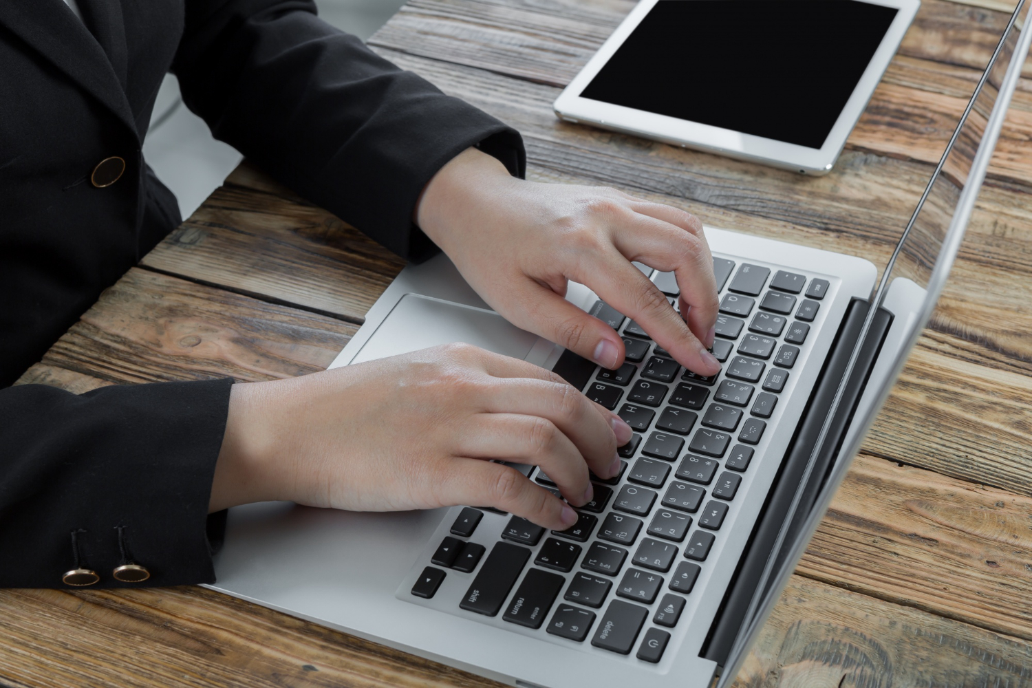 Jangan Disepelekan, 10 Kebiasaan Sehari-hari Ini Bisa Bikin Laptop Cepat Rusak