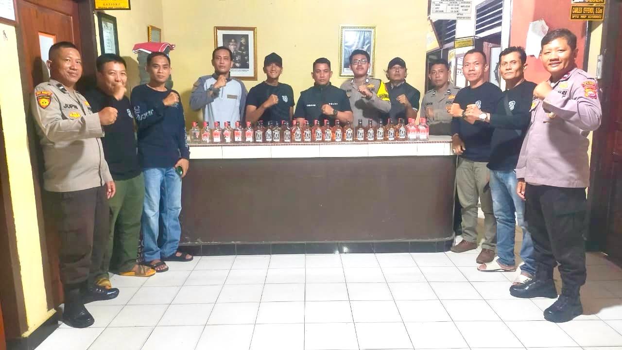 Polsek Kaur Selatan Razia Warung Remang, Sita Miras Berbagai Merek Selama Ramadan