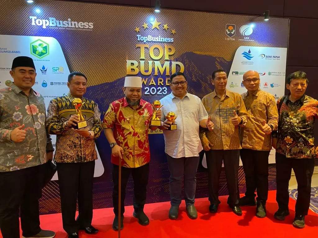 Perumda Tirta Hidayah dan BPRS Fadillah Kota Bengkulu Raih TOP BUMD Awards 2023 