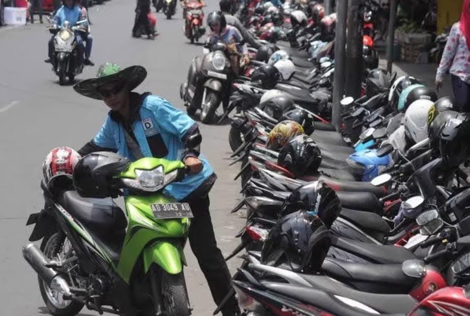 Tarif Parkir di Kota Bengkulu Tetap Sesuai Perda, Jukir Minta Lebih Laporkan ke Pihak Berwenang