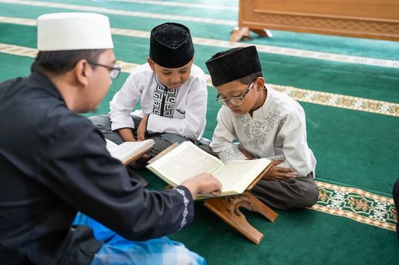 7 Tips Khatamkan Al-Qur'an di Bulan Suci Ramadhan, Pakai Al-Qur'an Digital Lebih Praktis