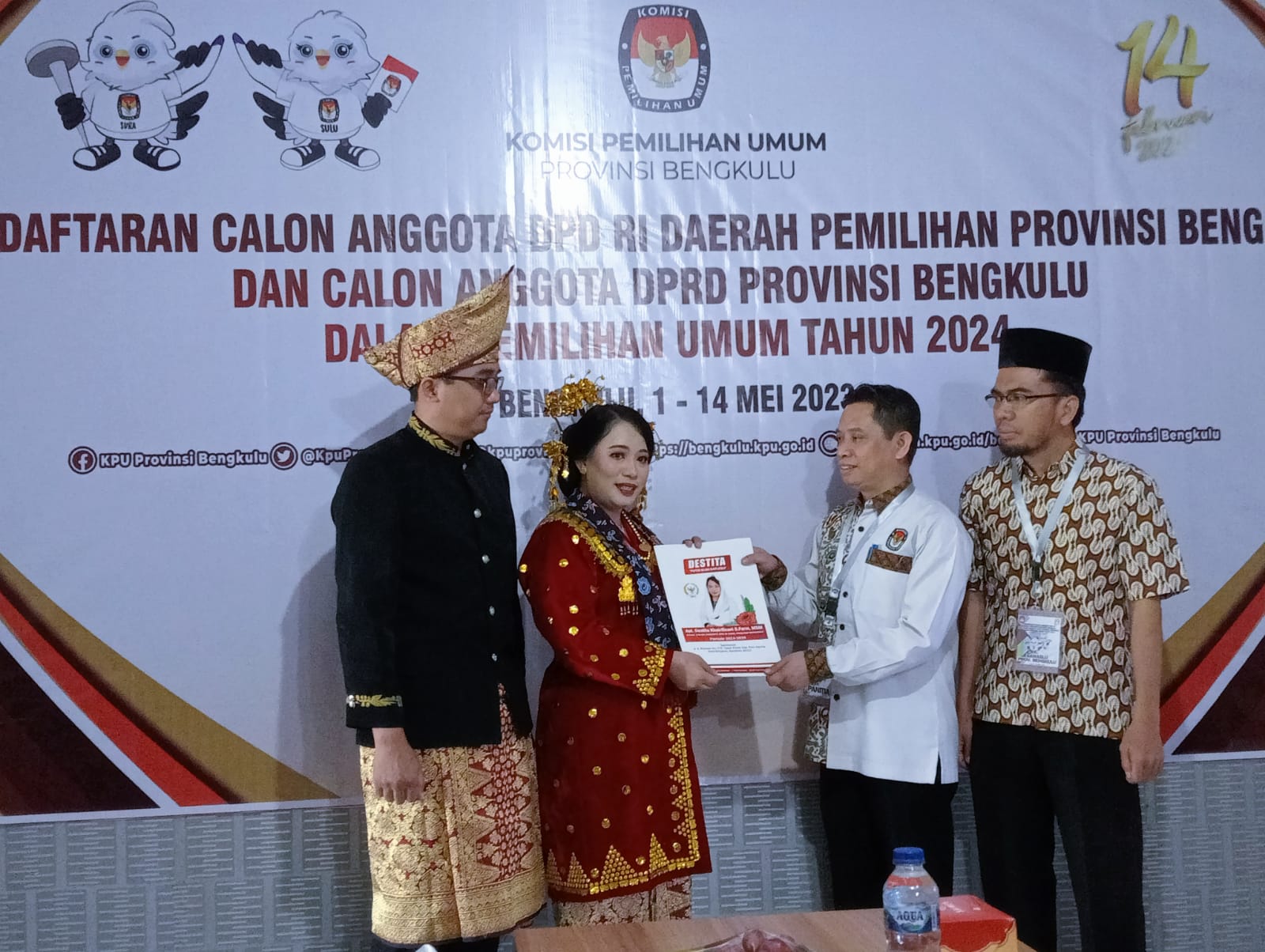 Komitmen Sejak Awal, Destita Khairilisani Jadi Orang Pertama Daftar DPD RI di KPU Provinsi Bengkulu 