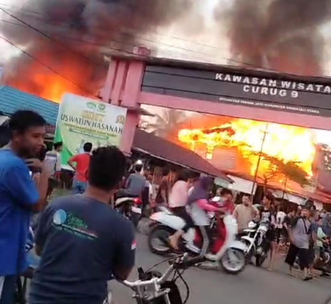  Breaking News! Jelang Berbuka, Ruko dan Rumah di Terminal Desa Marga Sakti Bengkulu Utara Terbakar 