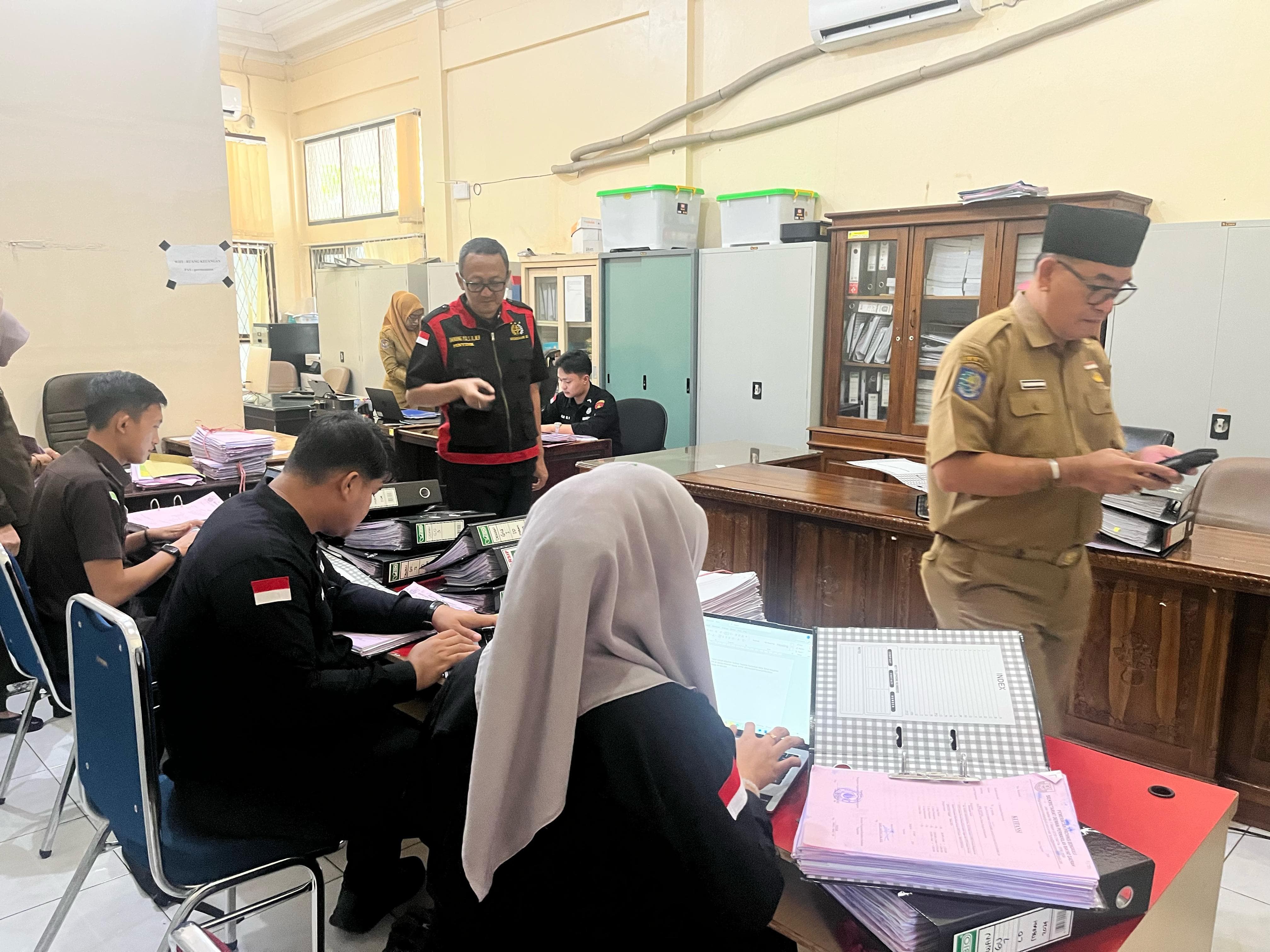 Breaking News! Kejati Bengkulu Geledah Kantor Sekretariat DPRD Provinsi, Usut Dugaan Korupsi SPPD