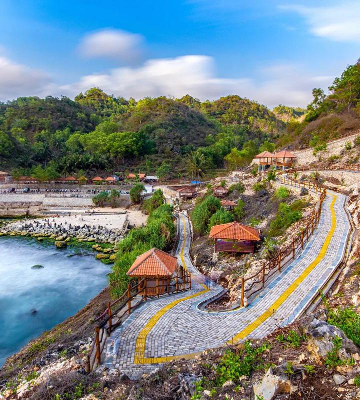 Menikmati Keindahan Pantai Klotok di Wonogiri Jawa Tengah 