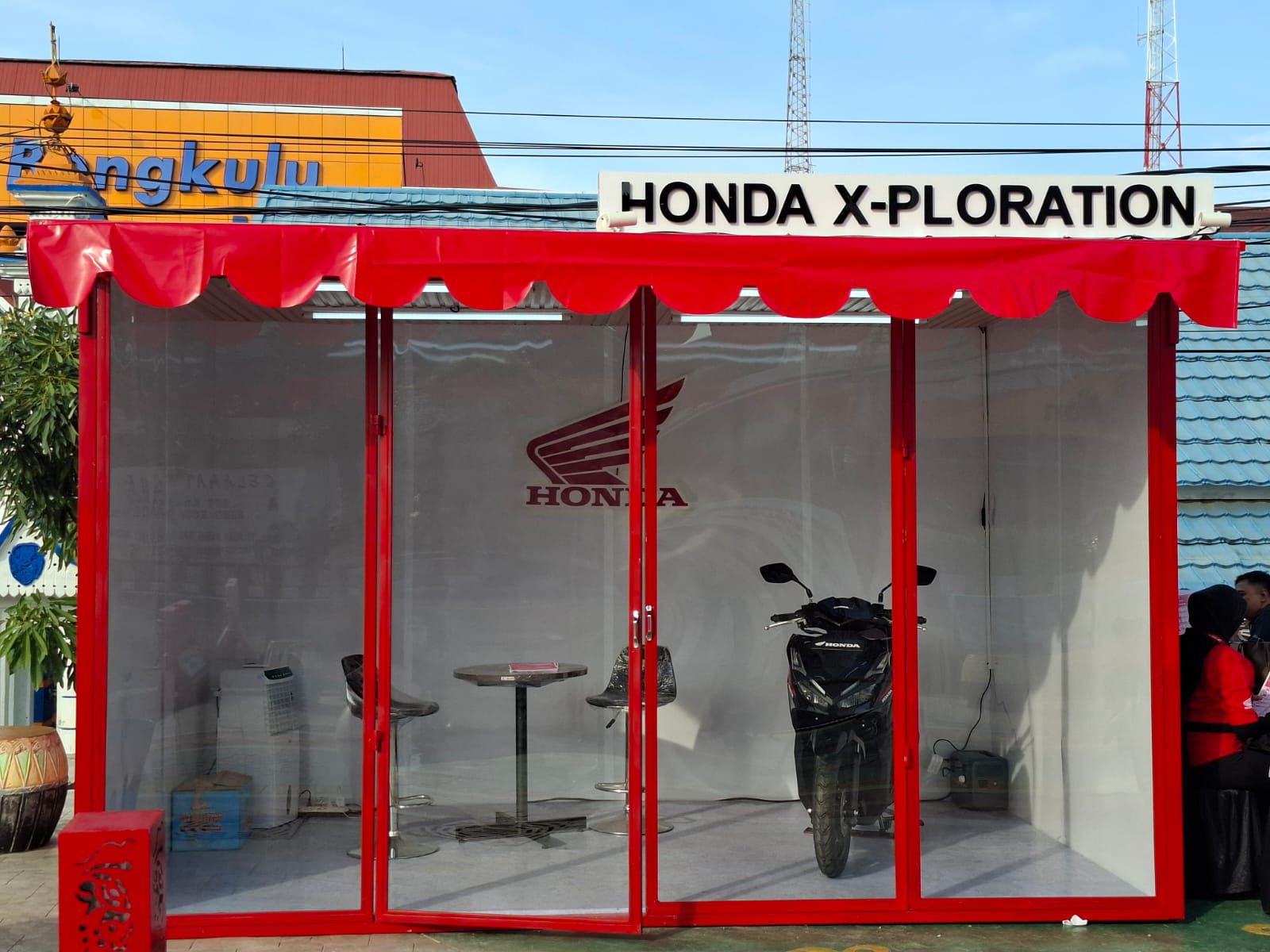 Inovasi Ramah Lingkungan, Astra Motor Bengkulu Manfaatkan Kontainer Solar Cell