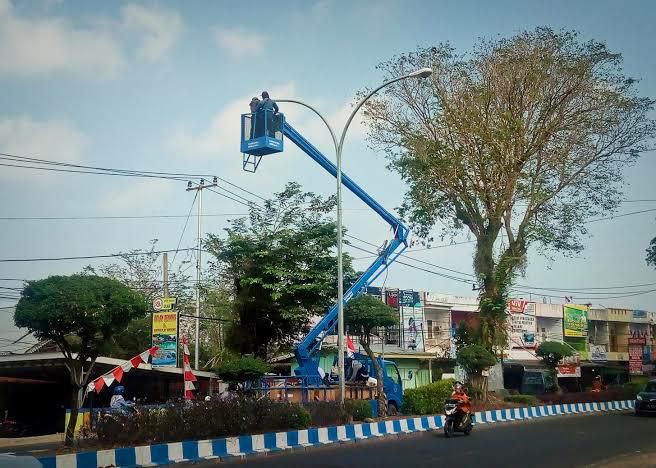 Kucurkan Rp7 Miliar, Pemkot Bengkulu Pasang 1.095 Titik Lampu Jalan Baru