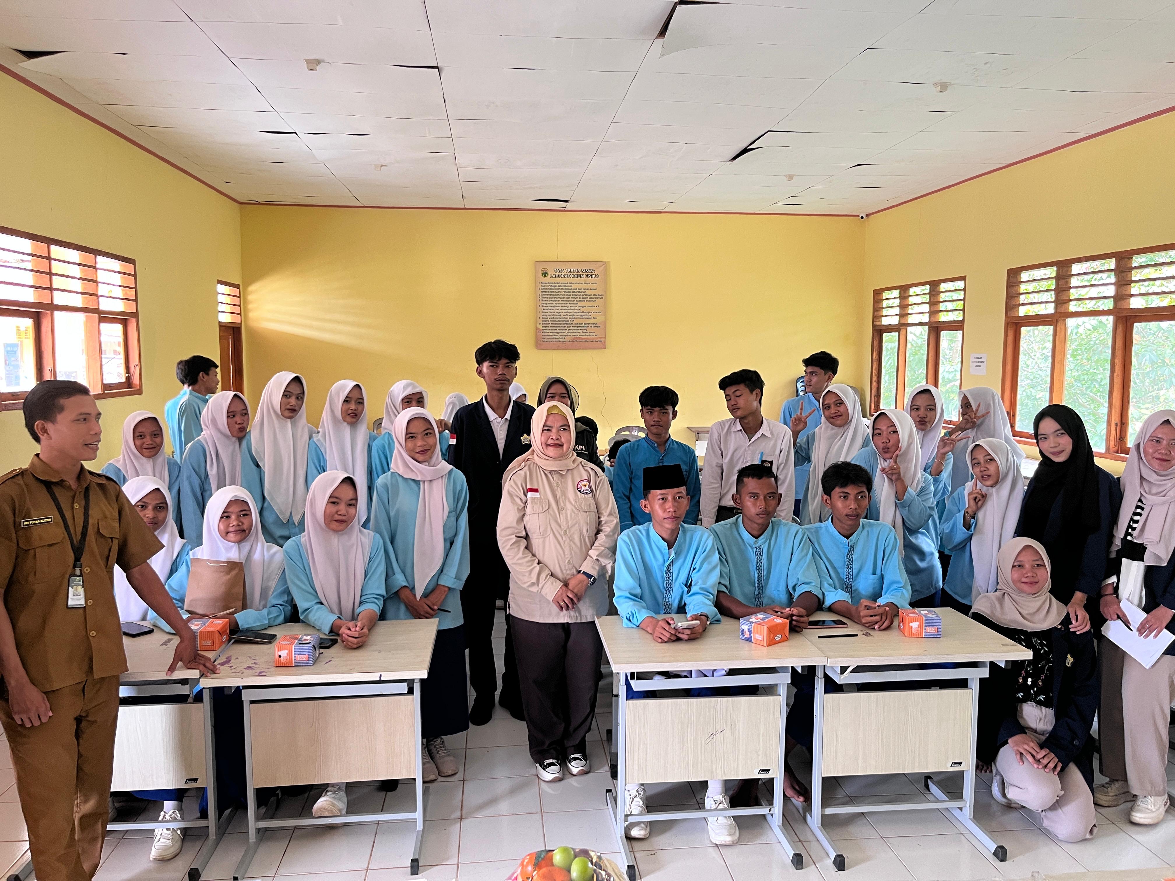 Sosialisasi UU ITE dan Literasi Digital di SMAN 6 Bengkulu Tengah: Wujudkan Generasi Cerdas Bermedia