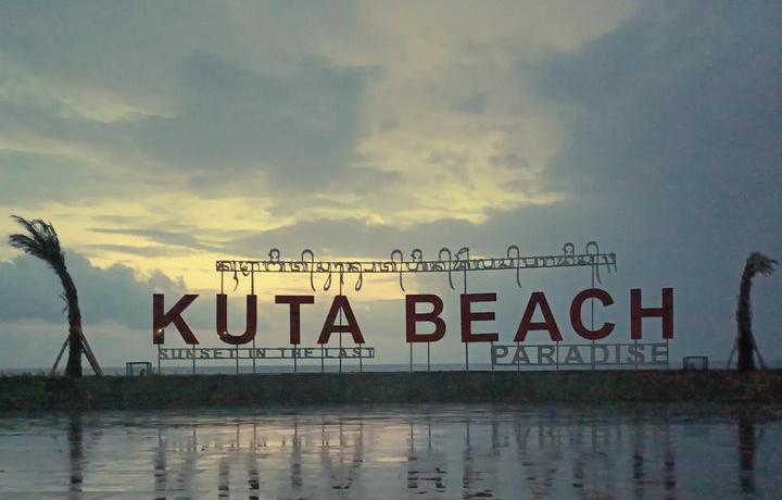 Keindahan Pantai Kuta Bali yang Sudah Populer Sejak Tahun 1970 