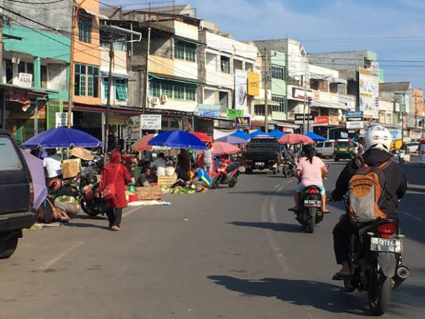 Berjualan di Badan Jalan, Pedagang di Pasar Panorama Bakal Ditertibkan