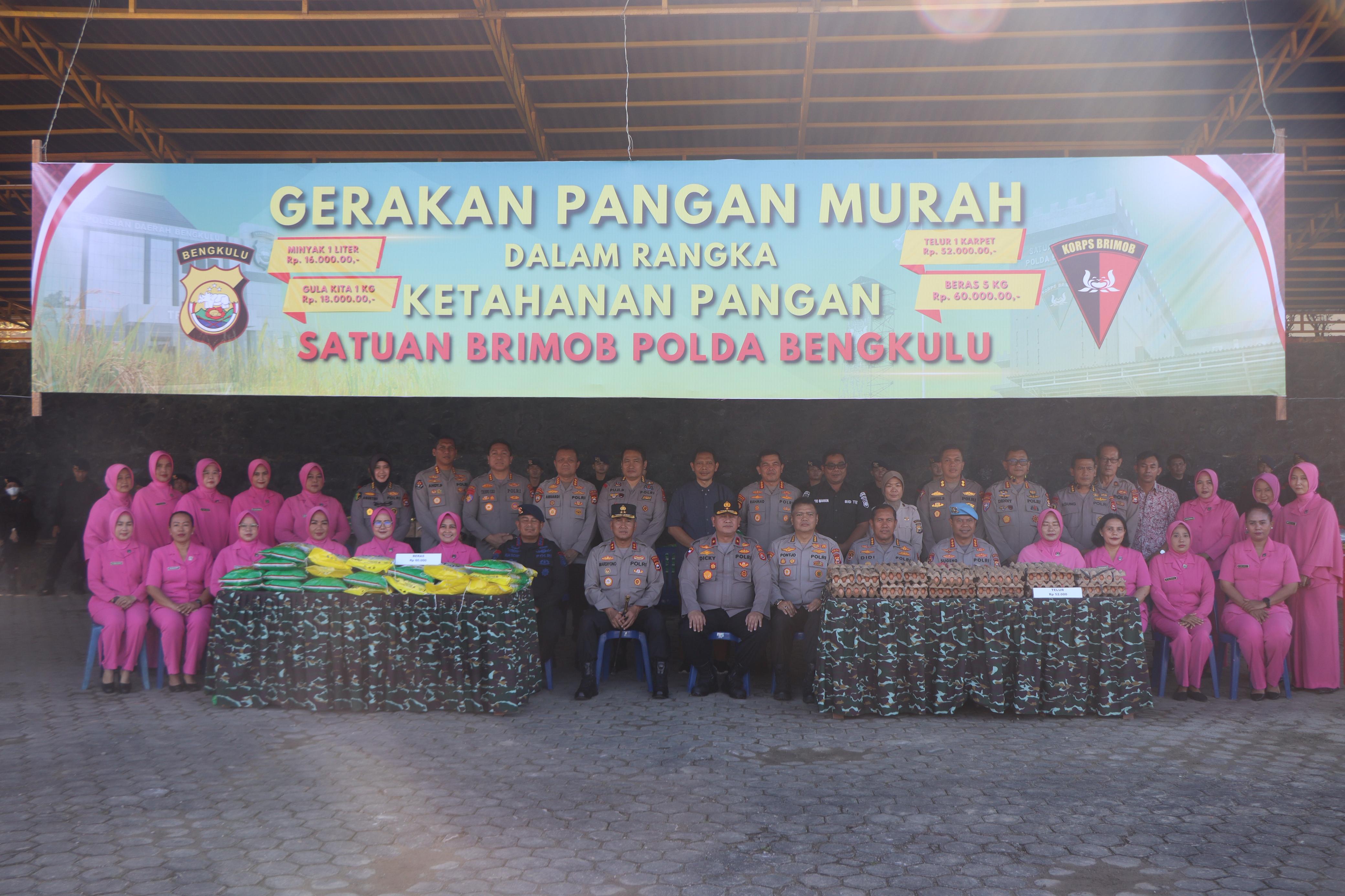 Brimob Polda Bengkulu Hadirkan Gerakan Pangan Murah