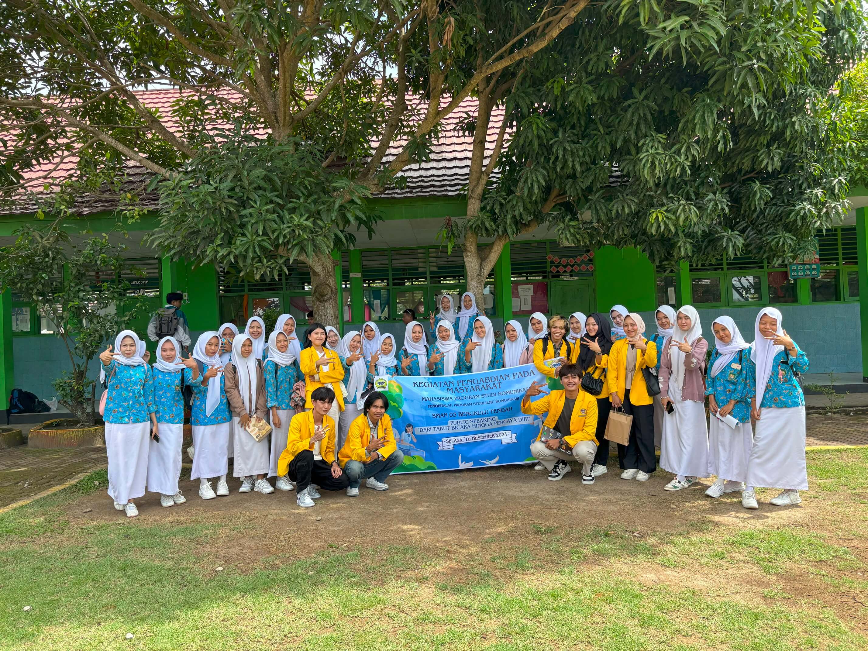 Mahasiswa Ilkom Unived Pengabdian Masyarakat di SMAN 3 Bengkulu Tengah, Edukasi Public Speaking untuk Siswa 