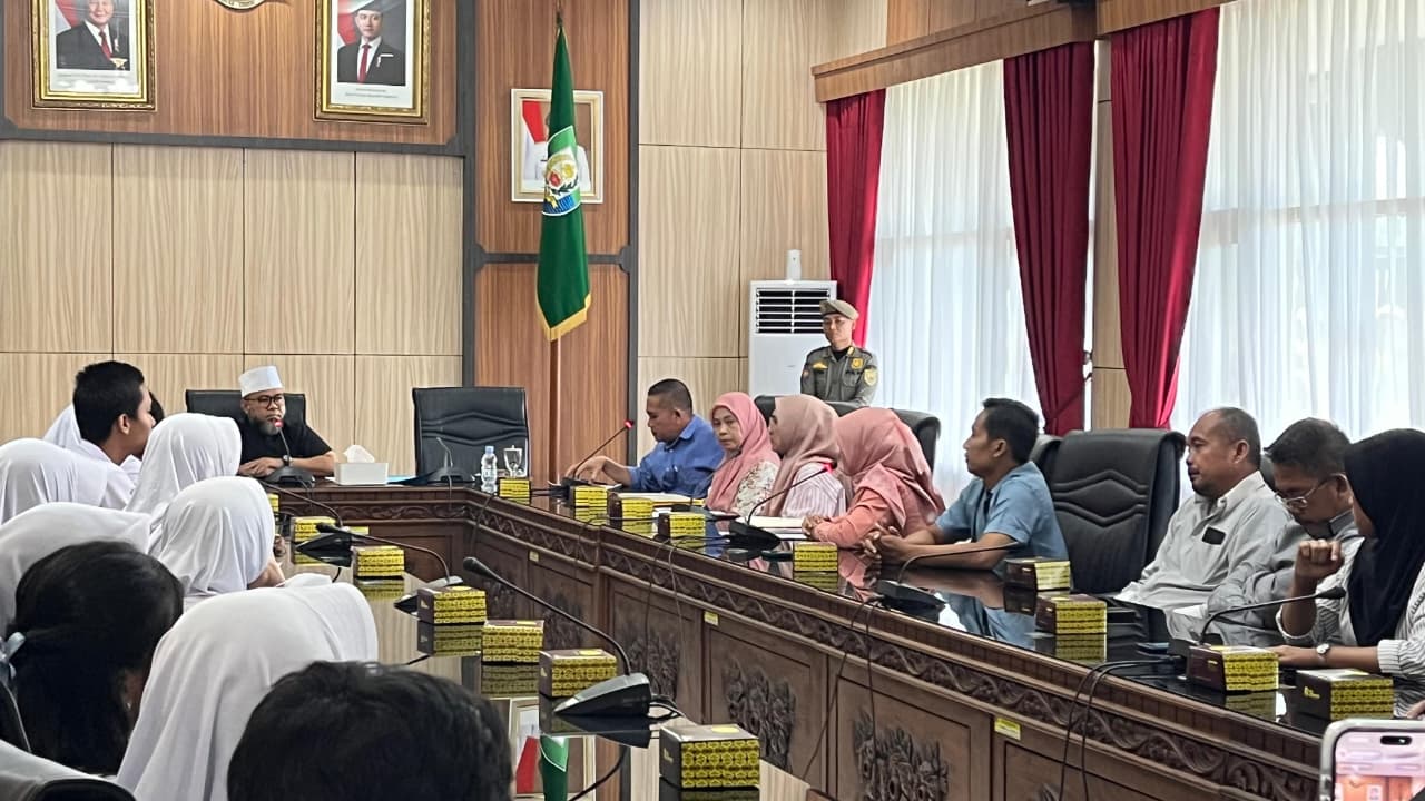 Gubernur Bengkulu Pastikan Hak Pendidikan Siswa SMAN 5 Tetap Terjamin, Pemindahan Sekolah Jadi Solusi