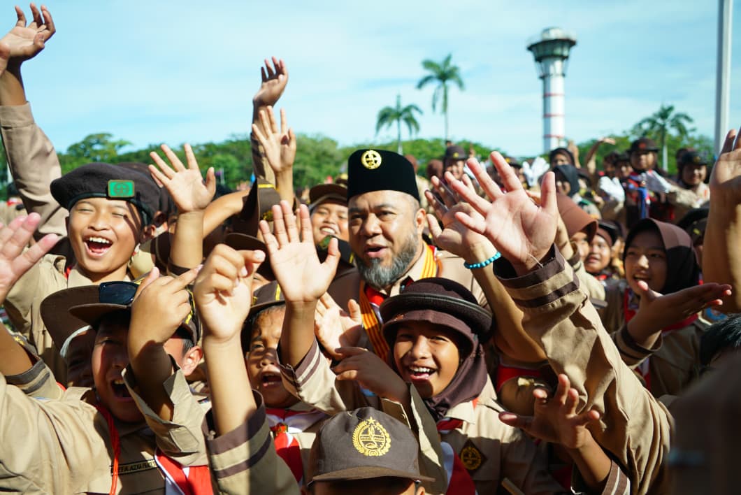 Pimpin Apel Hari Pramuka ke-64, Gubernur Helmi Sampaikan Pesan Jaga Persatuan di Bumi Merah Putih 