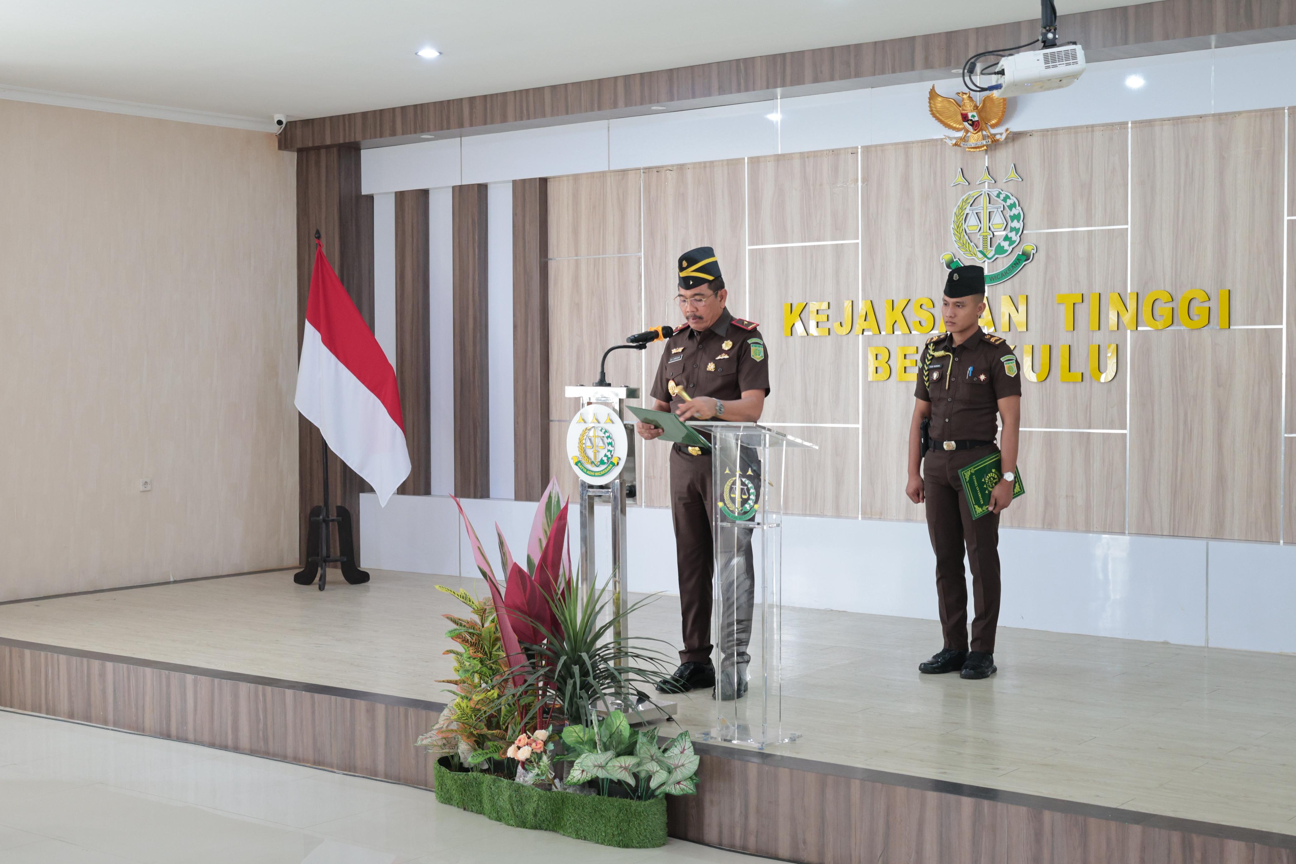 Rolly Manampiring Resmi Jadi Asintel Kejati Bengkulu, Kajati Tekankan Kinerja dan Integritas