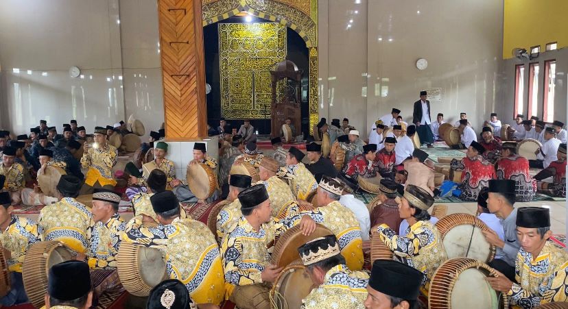Khidmat dan Penuh Kekompakan, Warga Naskarta Hidupkan Tradisi Sarafal Anam di Maulid Nabi