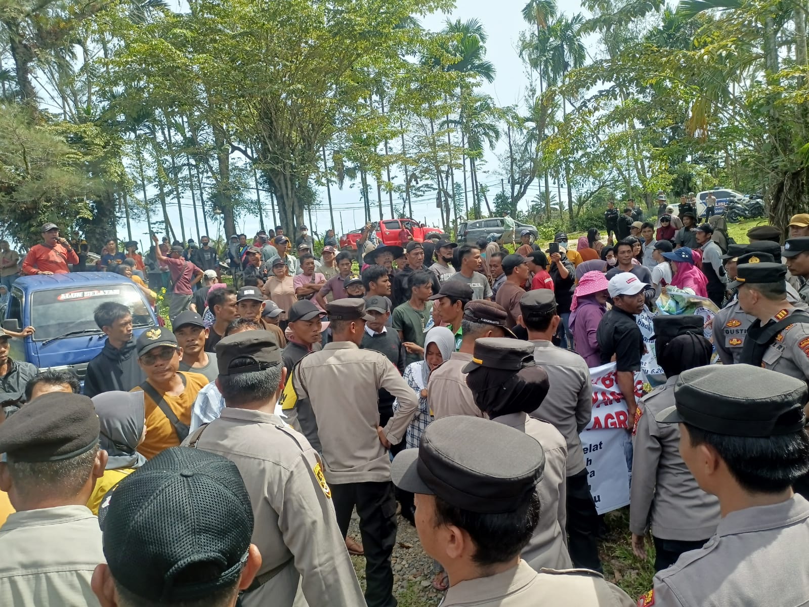 Ribuan Warga dari 5 Desa Penyangga di Bengkulu Utara Geruduk Kantor PT Agricinal, Ini Tuntutannya!
