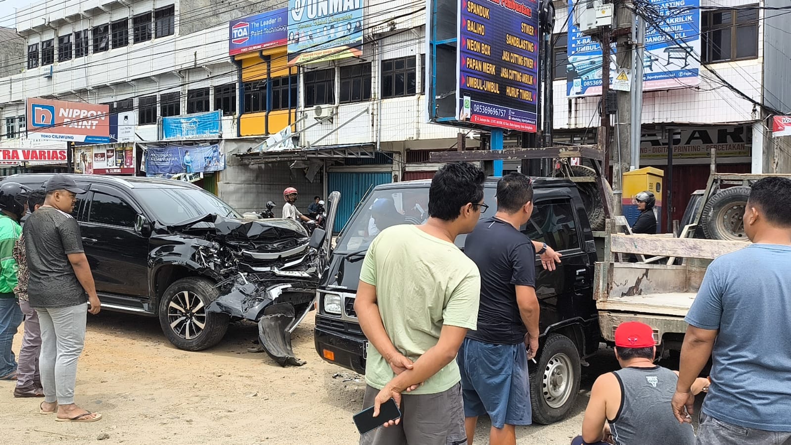 Minibus Pajero Hilang Kendali, Serempet Mahasiswi dan Tabrak Dua Mobil di Bengkulu