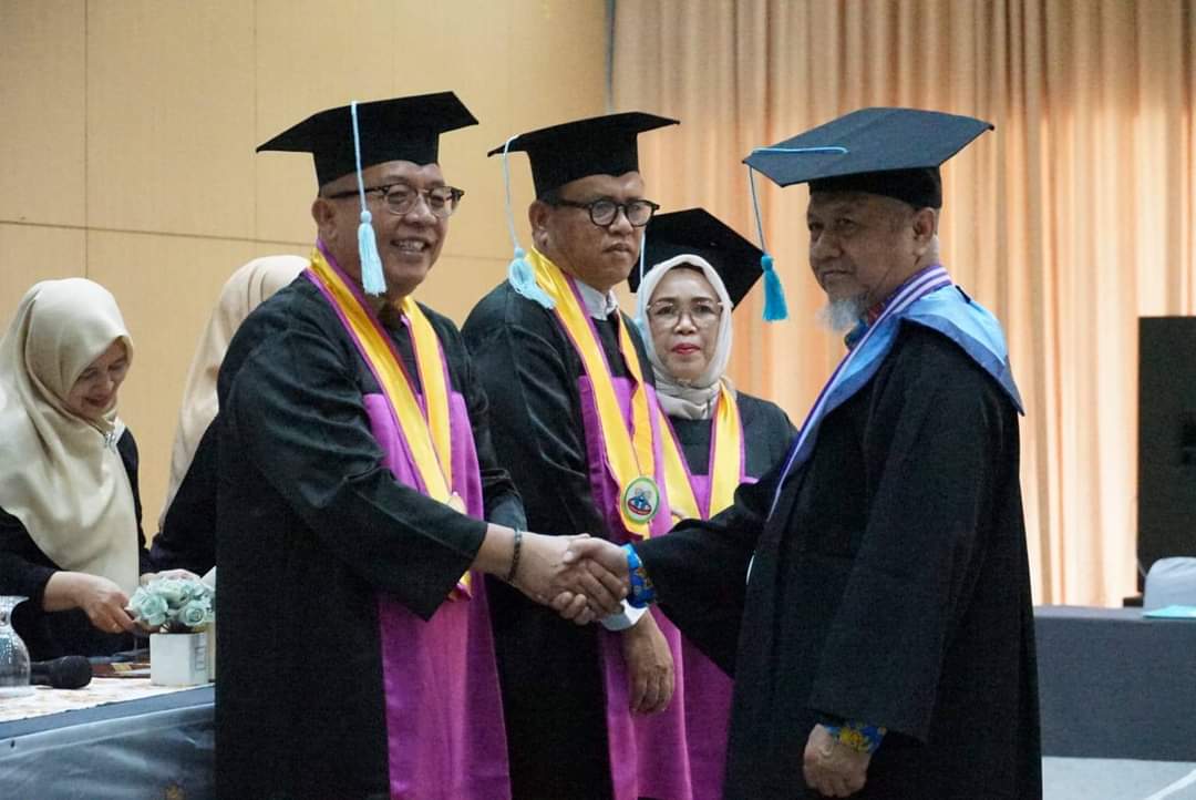 Program Sekolah Lanjut Usia, 44 Lansia Diwisuda, Tertua 76 Tahun