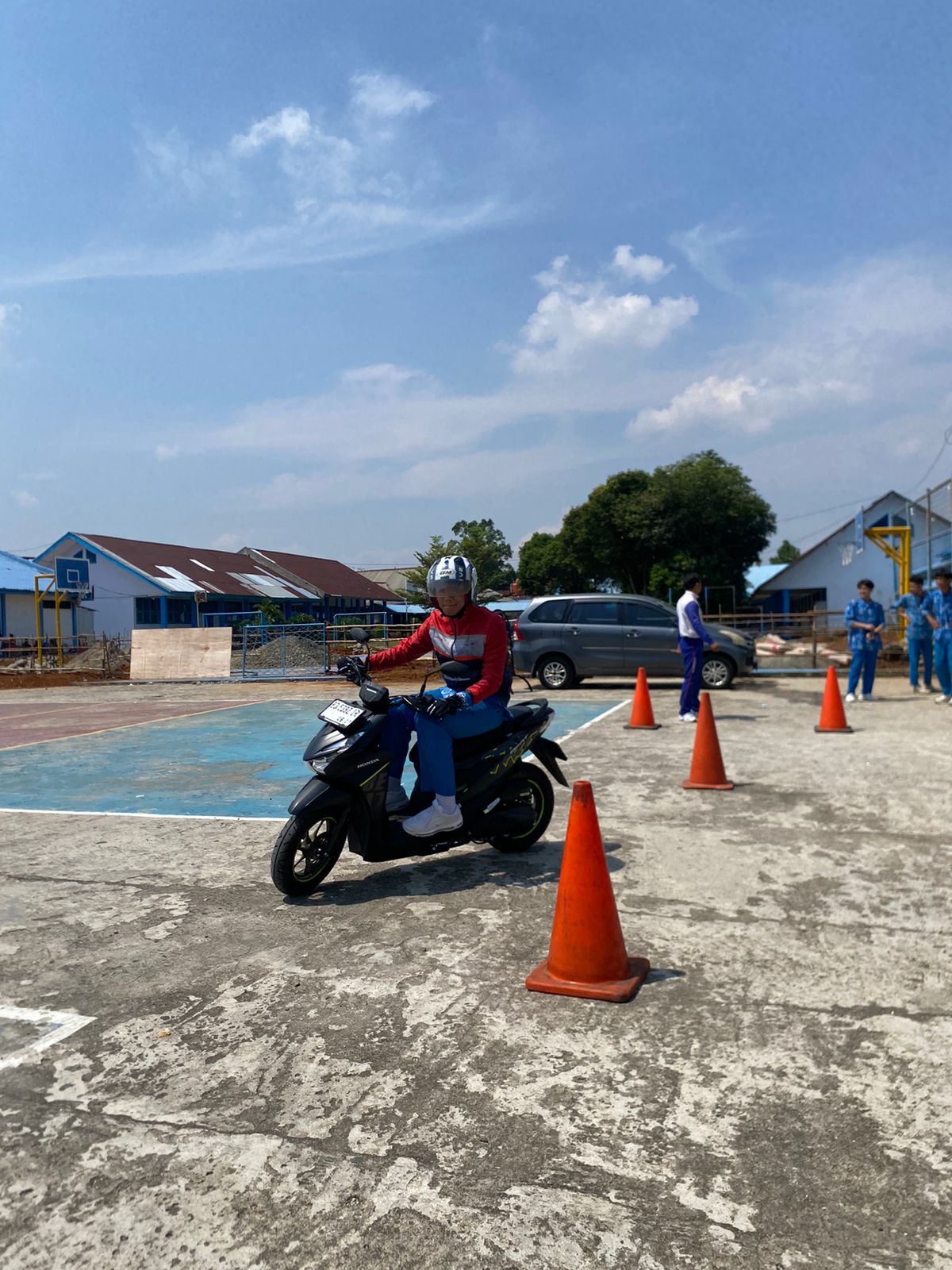 Belajar Jarak Aman dan Teknik Menikung, Astra Motor Bengkulu Ajak Pelajar #Cari_Aman