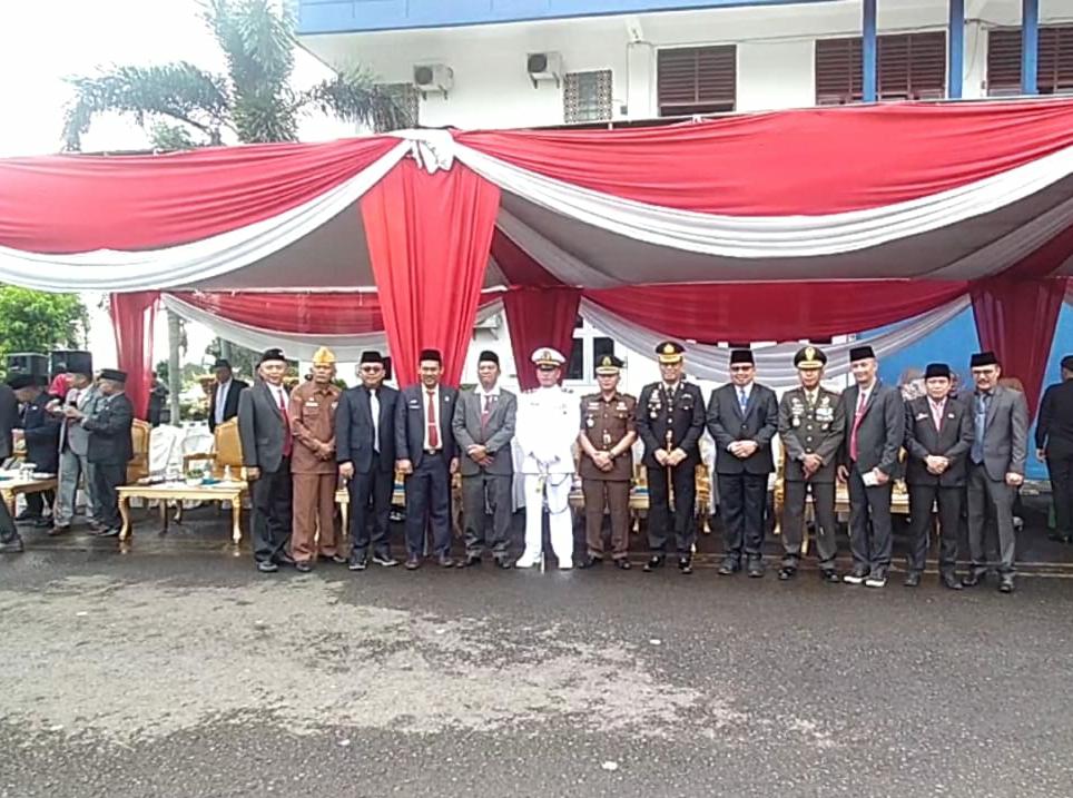 Inspektur Upacara Hari Pahlawan, Dandim Kota Bengkulu Harapkan  Generasi Muda Teladani Nilai Luhur Pahlawan