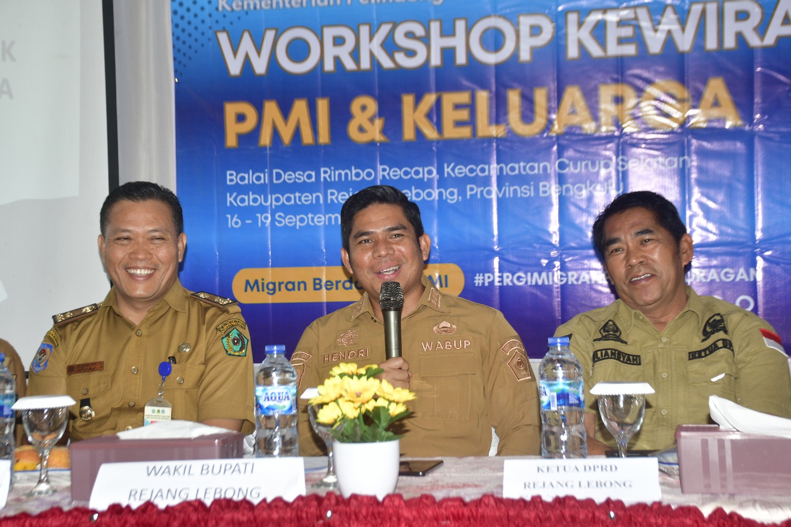 Wabup Hendri Buka Workshop Kewirausahaan Bagi Pekerja Migran 