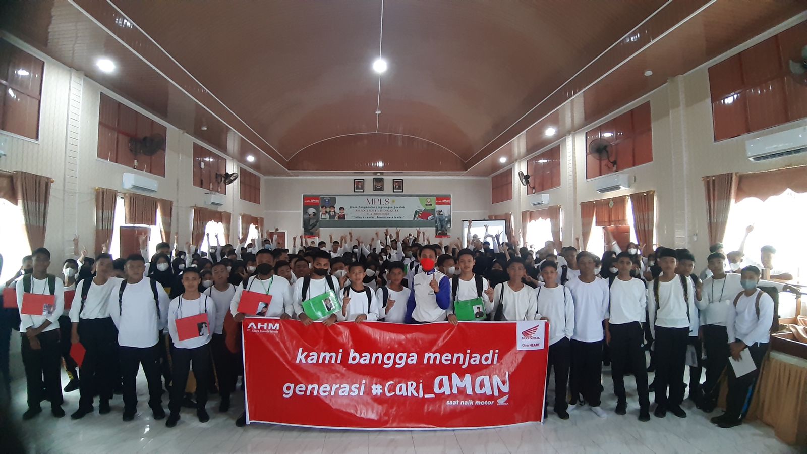 Astra Motor Bengkulu Edukasi Keselamatan Berkendara Kepada Siswa Baru di SMAN 2 Kota Bengkulu