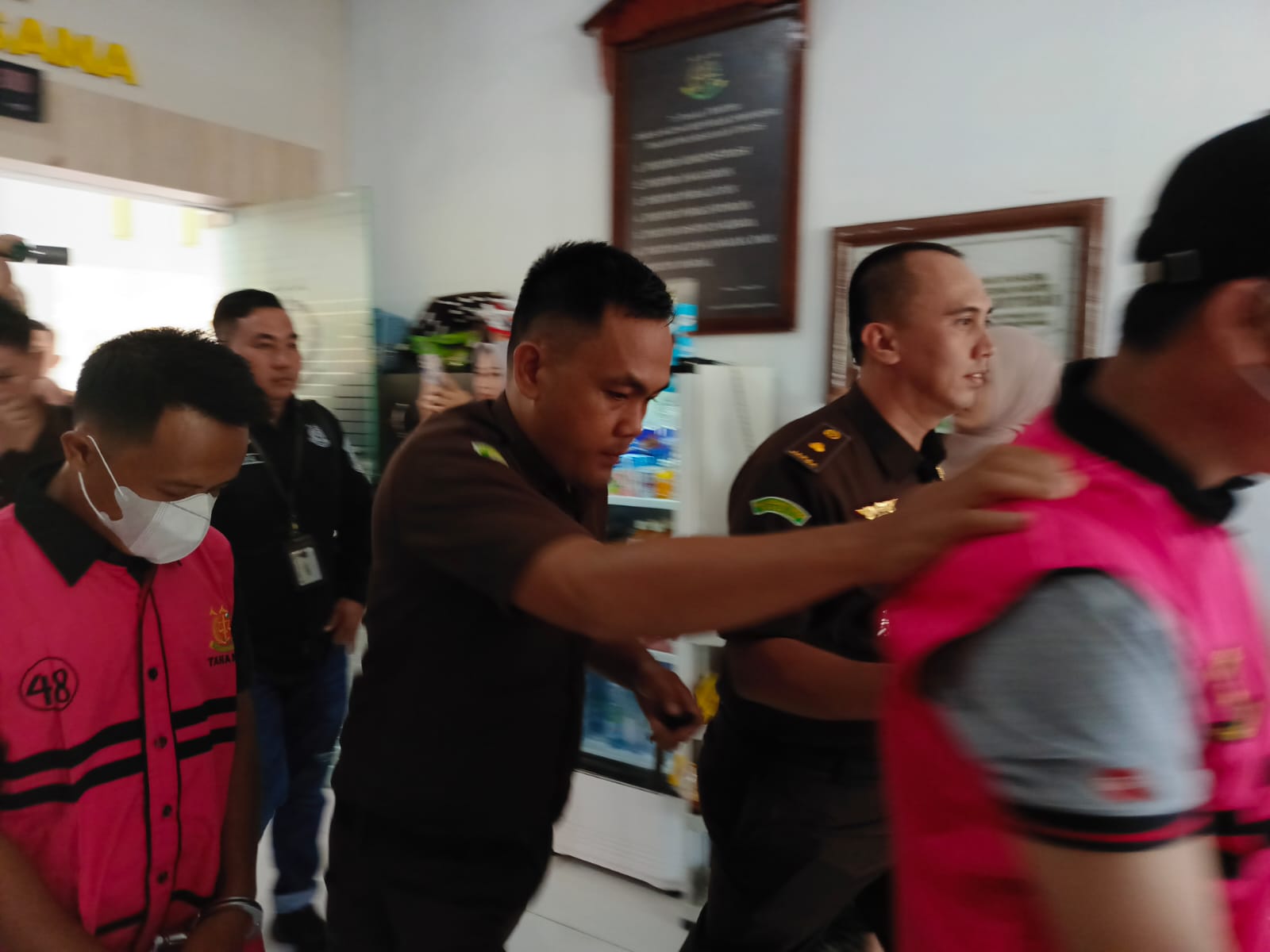 Kades dan Perangkat Desa Ditahan Kasus Korupsi Dana Desa Rp 611 Juta