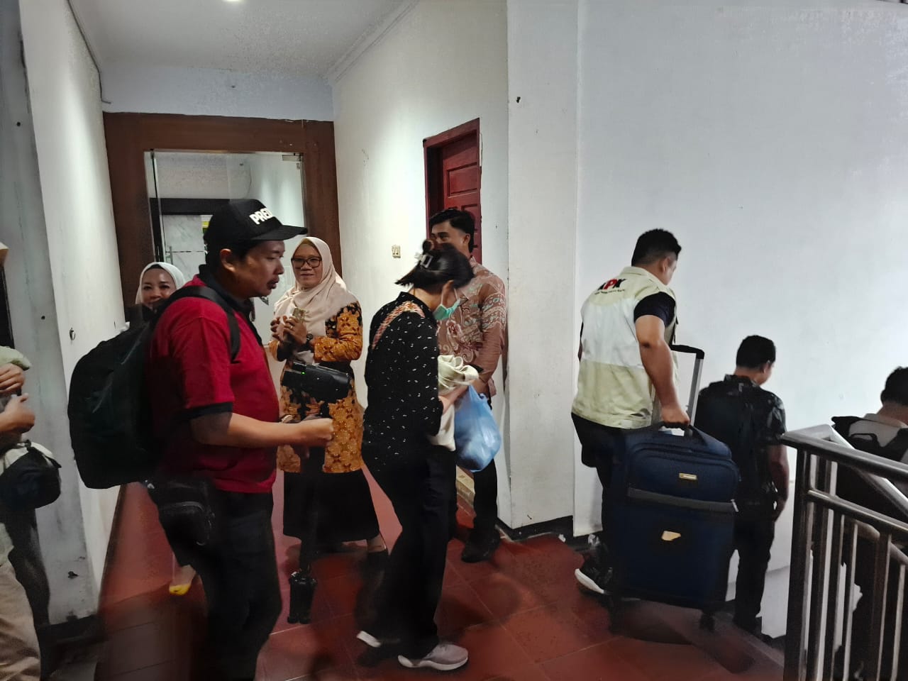 KPK Geledah 7 Rumah Pribadi, 1 Rumah Dinas dan 5 Kantor OPD di Bengkulu