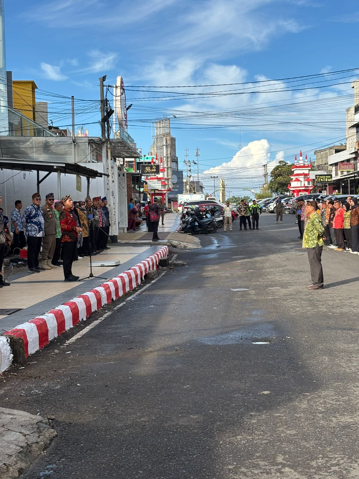 Dukung Pedagang, Dedy Wahyudi Wajibkan ASN Berbelanja di Pasar Rakyat
