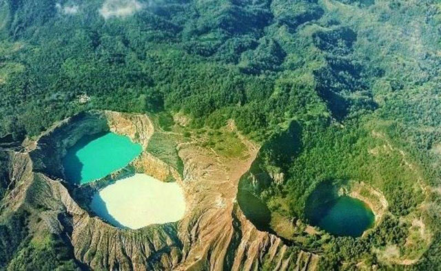 Inilah Daftar Gunung Berapi Paling Unik di Indonesia