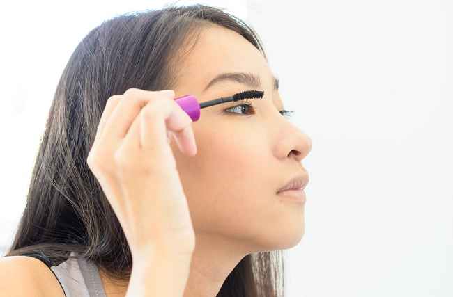 Tips Jitu Menggunakan Makeup Mata dengan Aman Tanpa Iritasi