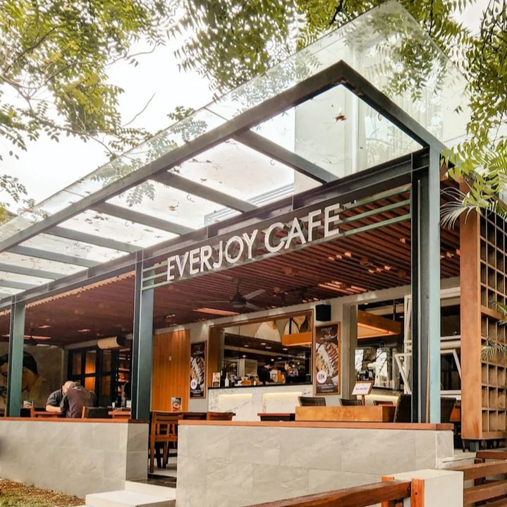 Everjoy Coffee dan Cafe, Cafe Berkonsep Boutique dengan Vibes Nongkrong Seperti di Rumah Sendiri