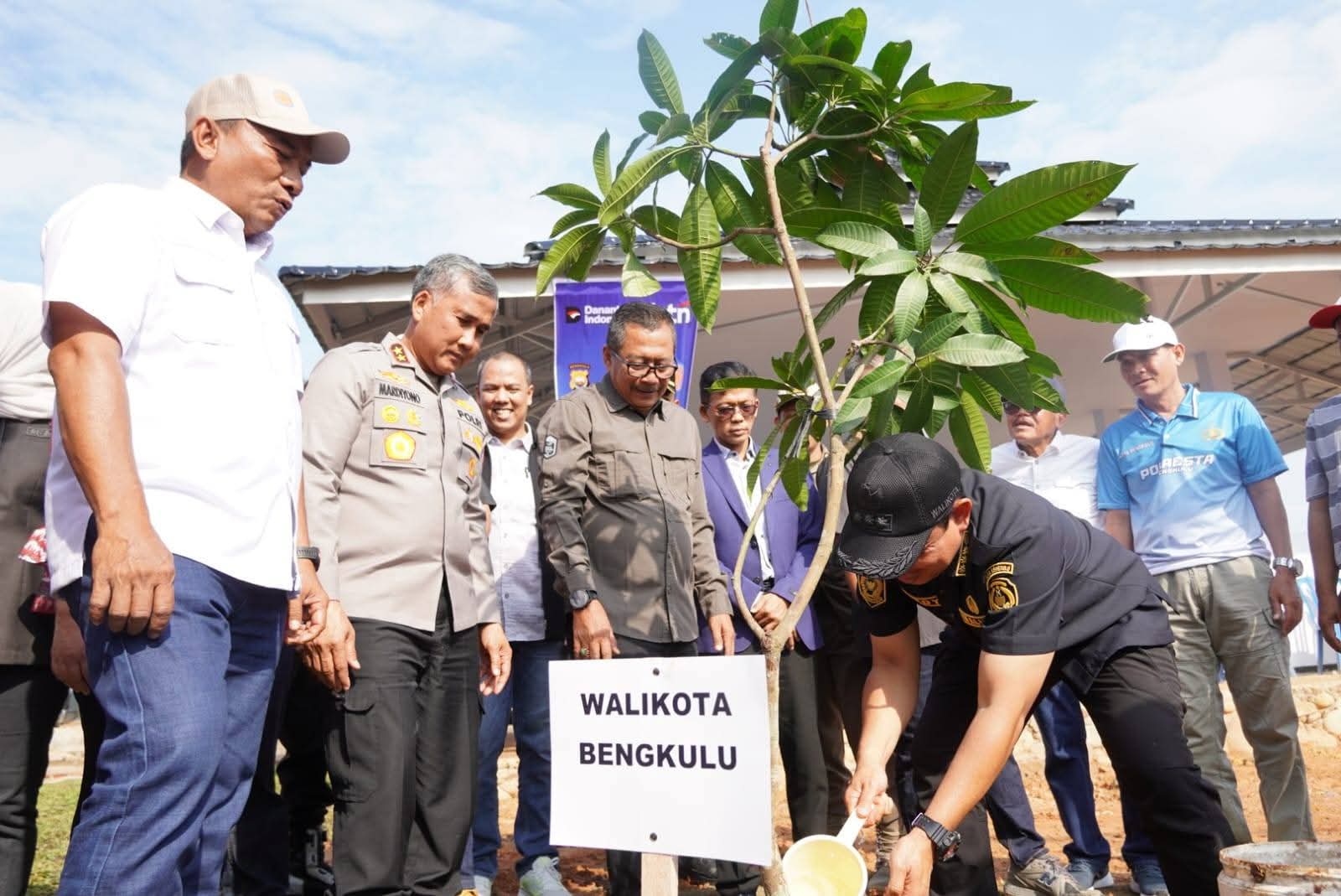 DPD REI Bengkulu Dukung Program SAPO SURUH Pemkot dengan Ganti Pohon Berbuah