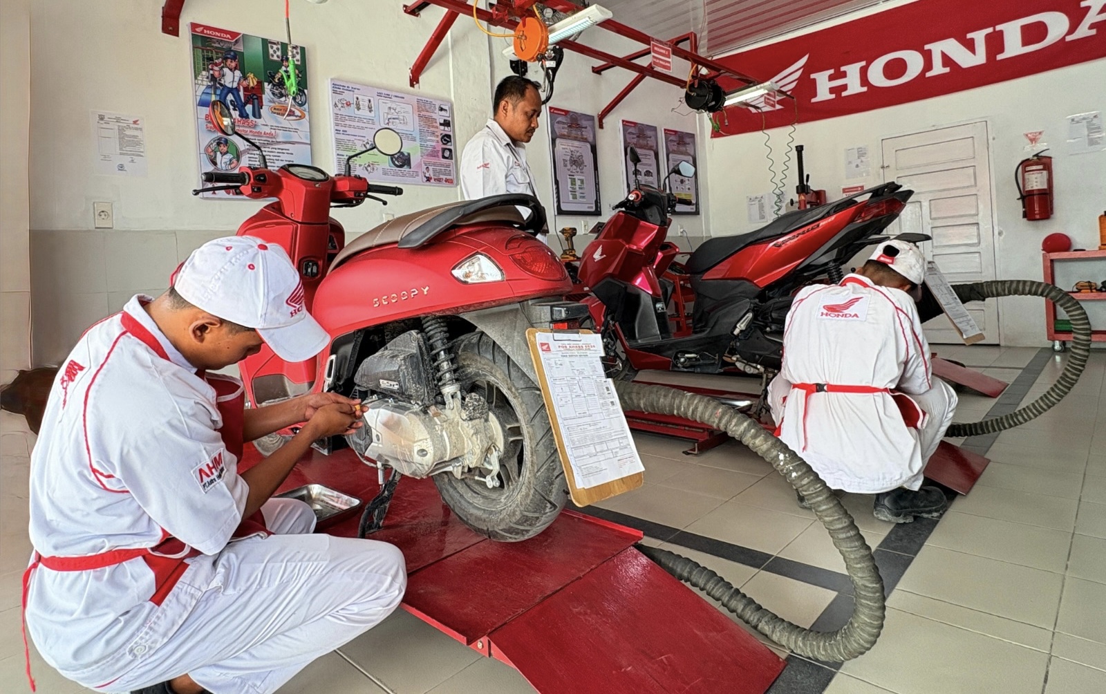 Dekatkan Pelayanan, Pos AHASS TEFA SMKN 3 Mandau Siap Servis 12 Motor Honda Per Hari