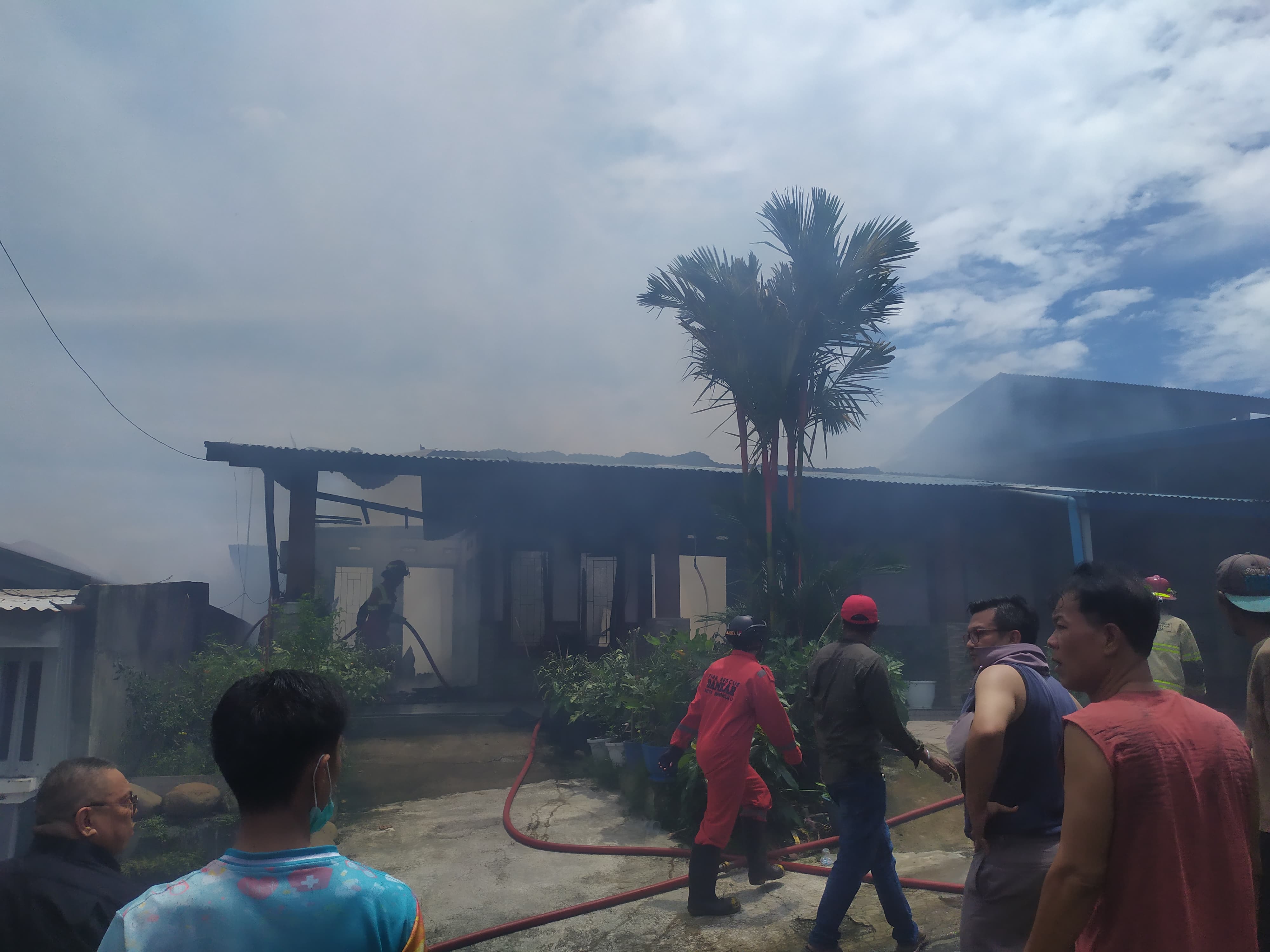 Kebakaran di Kelurahan Anggut, 1 Rumah Ludes Terbakar