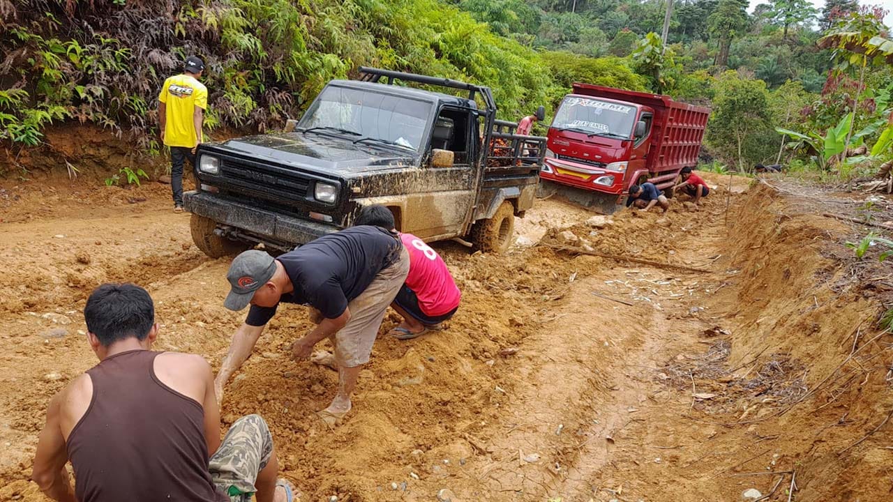 Dinas PUPR Mukomuko Targetkan Perbaikan Jalan Sendang Mulyo, Warga Tunggu Realisasi