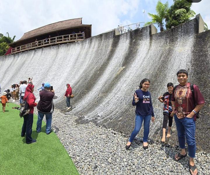 Path Of Water, Wahana Terbaru Kekinian di Wisata Dusun Bambu Bandung 