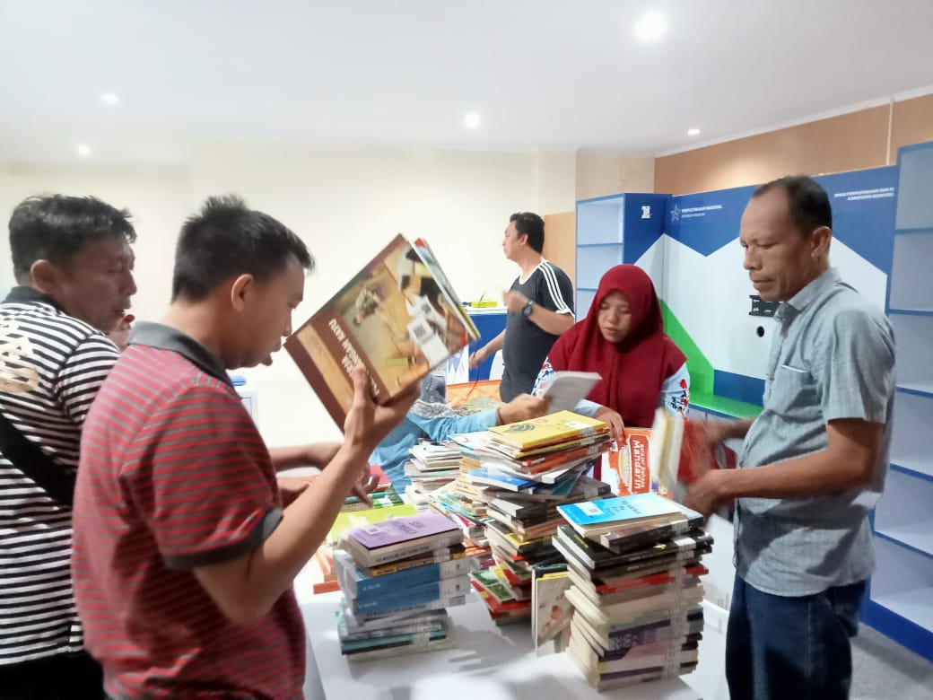 Dispusip Bengkulu Tengah Sediakan Pojok Baca di MPP, Masyarakat Bisa Akses Internet Gratis