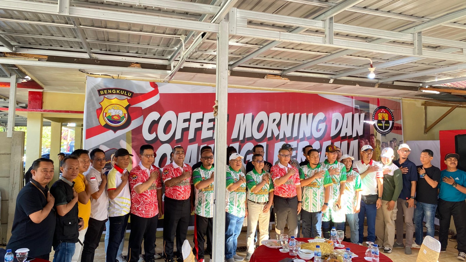 Kapolda Bengkulu Gelar Coffee Morning, Wartawan Diajak Futsal dan Menembak