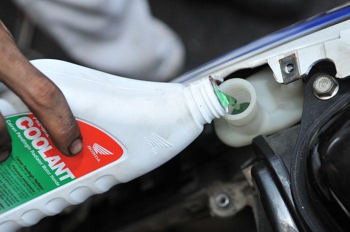 Honda Coolant: Sahabat Setia Mesin Motor Honda Anda