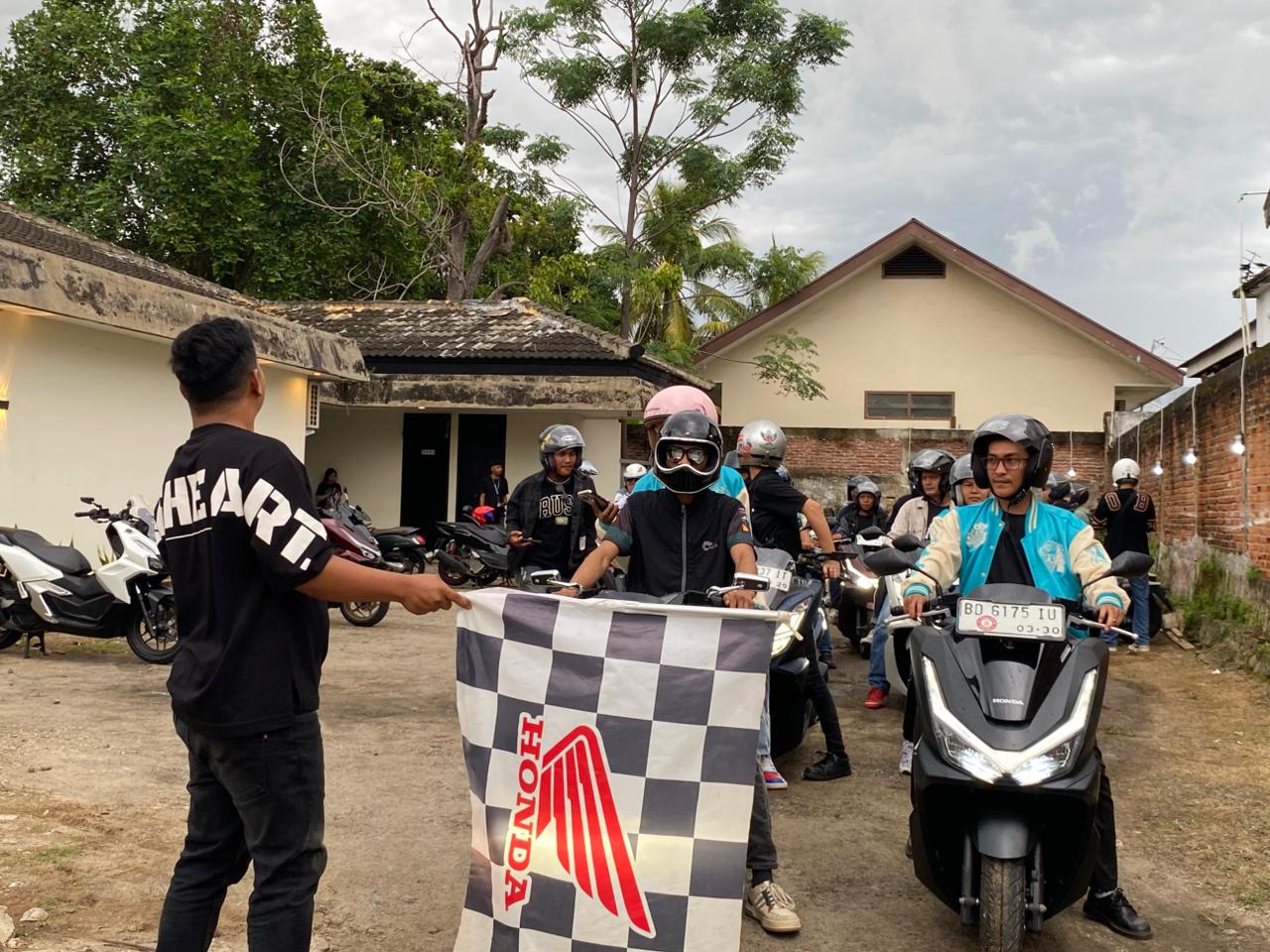 Komunitas Honda PCX 160 Ramaikan Rolling City  'ONE SIXTY CLUB' 