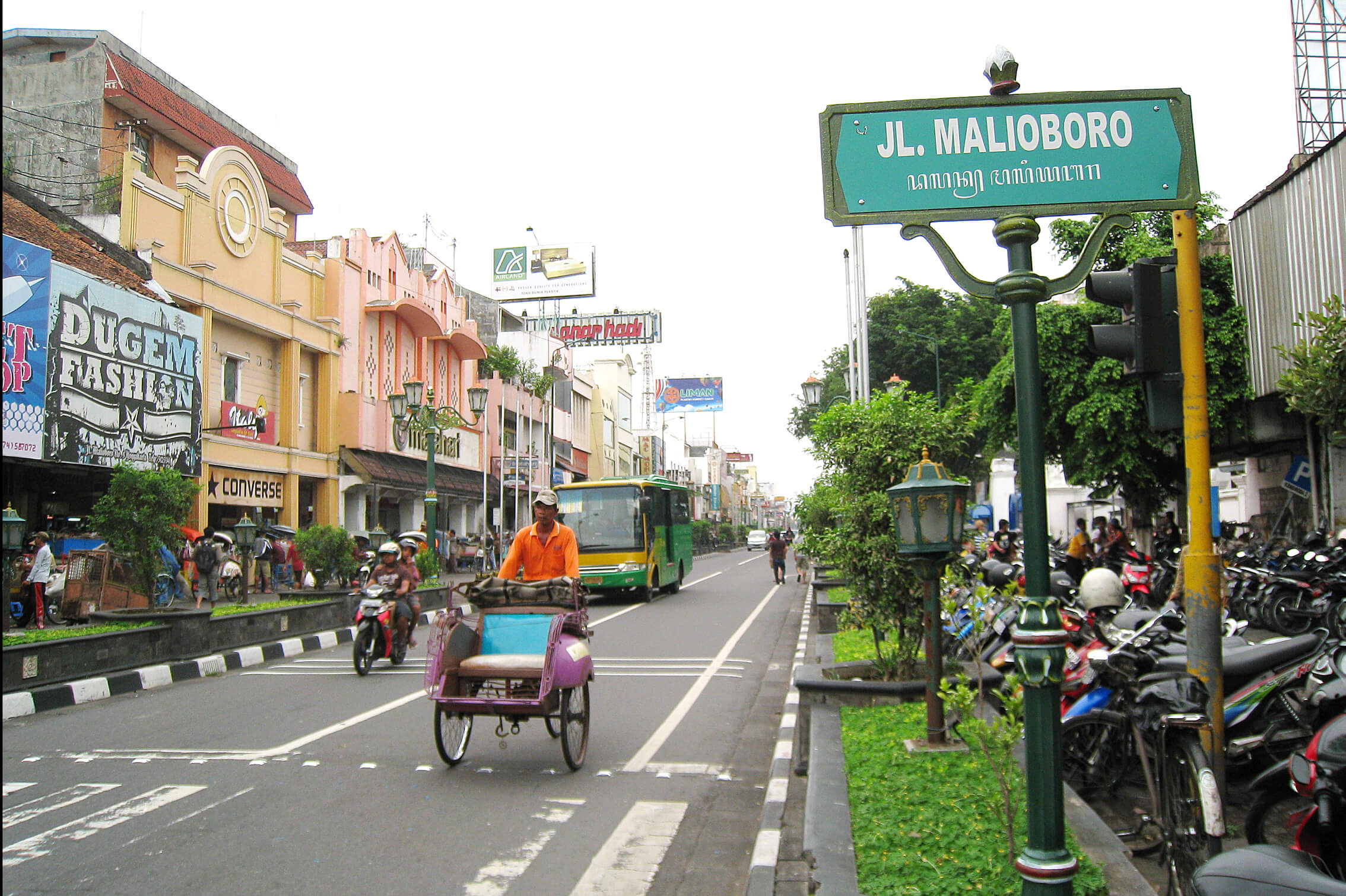Yogyakarta Provinsi Termiskin di Pulau Jawa,  Jawa Barat dan Jawa Tengah Bagaimana?