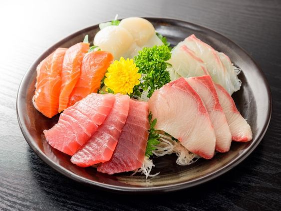 Sering Makan Sushi dan Shasimi, Ini Dia Risiko Kesehatan Akibat Makan Makanan Mentah yang Perlu Diketahui 