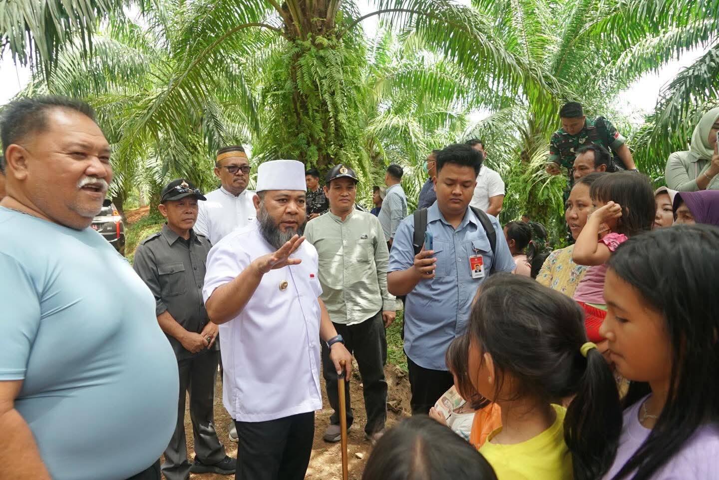 Safari ke Bengkulu Selatan, Helmi Hasan Hadirkan Harapan dan Kebahagiaan Warga