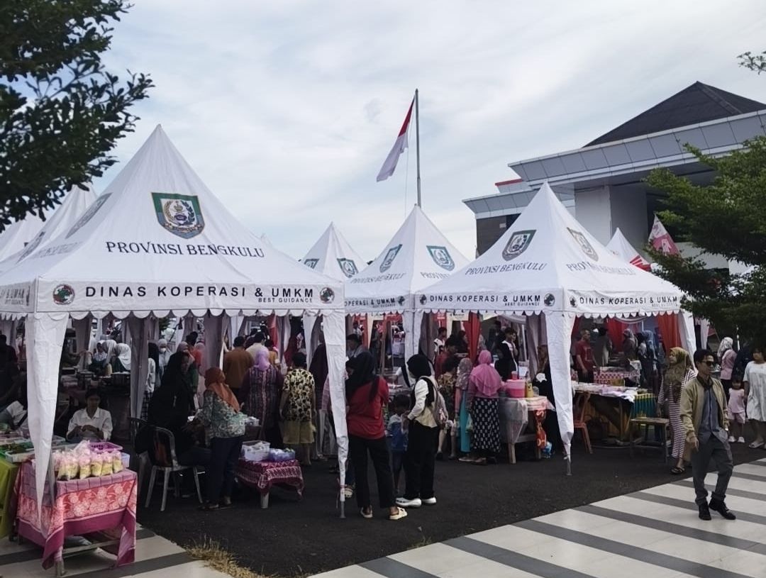 Seru! Berburu Takjil Di Balai Buntar Jadi Pilihan Favorit di Bengkulu