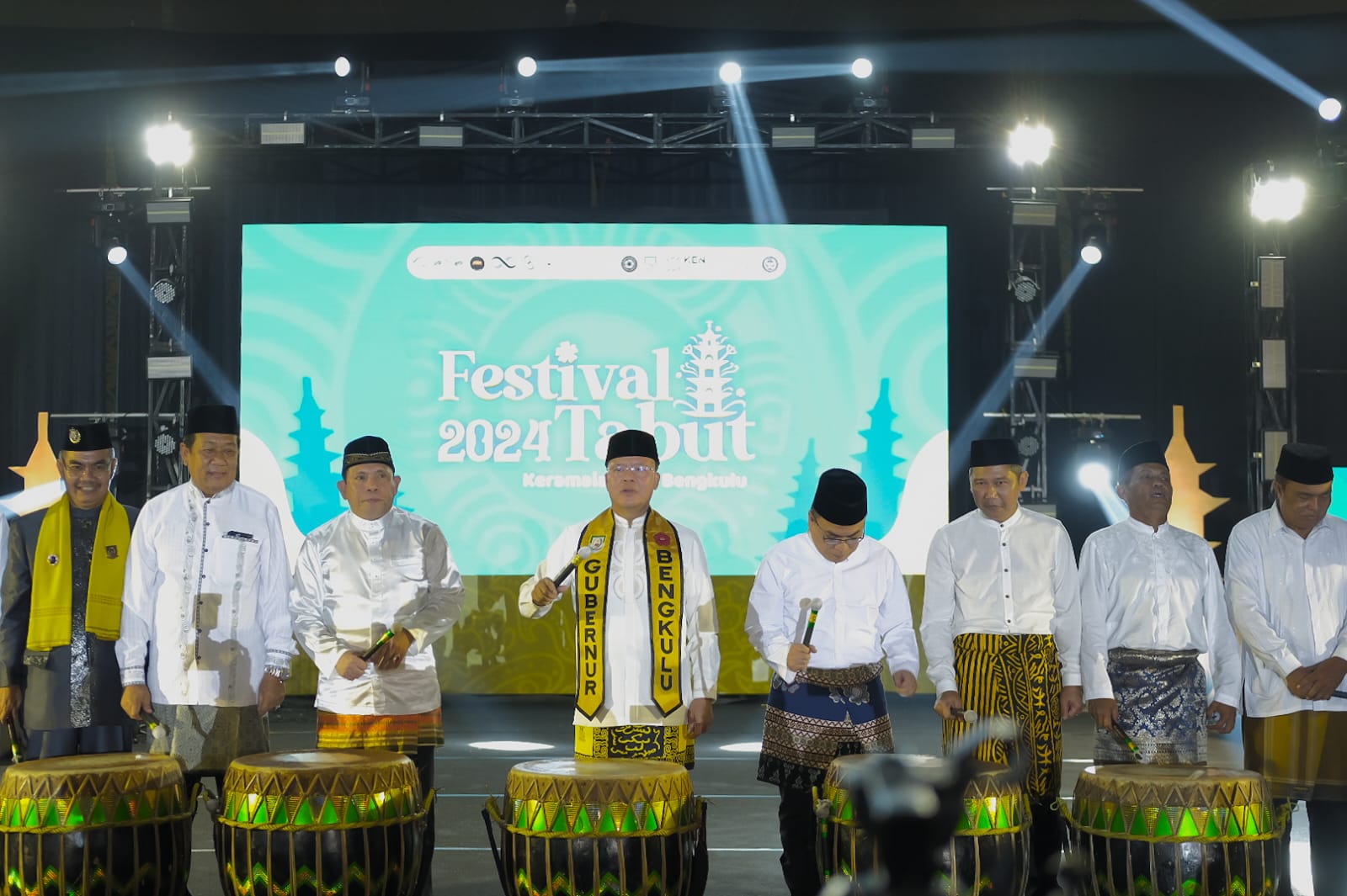 Rohidin Mersyah Resmikan Pembukaan Festival Tabut 2024: Ribuan Warga Bengkulu Hadiri Meraimaikan 