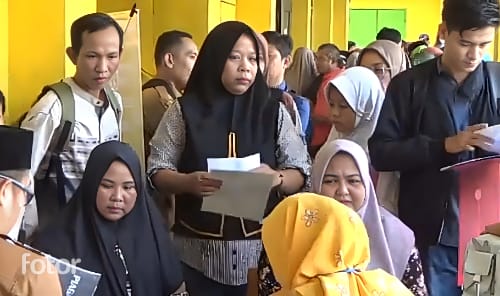 Hari Pertama Pendaftaran PPDB, Sekolah Diserbu Orang Tua Murid Sejak Pagi