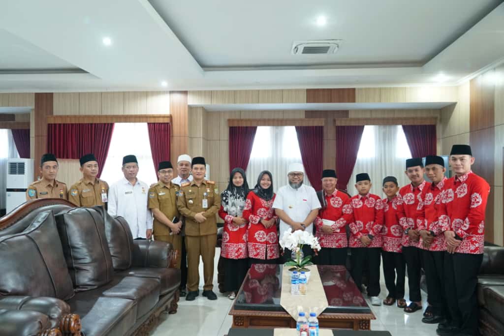 Gubernur Helmi Beri Bantuan Rp 30 Juta ke Kafilah STQN Bengkulu